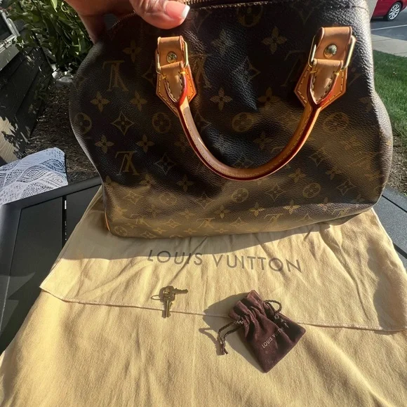 Louis Vuitton Monogram Brown Monogram Speedy 35..like new, dust bag and lock key - Picture 9 of 9